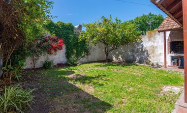 Venta Casa 4 Amb con jardín y  Coch – Chauvín