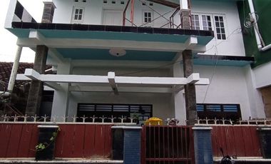 Rumah 2 lantai luas dekat pusat kota Jogja