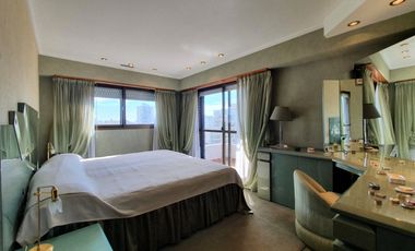 Venta - Piso cinco ambientes con dependencia y cochera -Hipólito Irigoyen 1880 Venta Mar del Plata