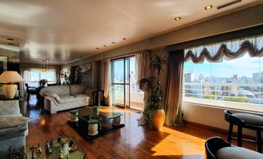 Venta - Piso cinco ambientes con dependencia y cochera -Hipólito Irigoyen 1880 Venta Mar del Plata