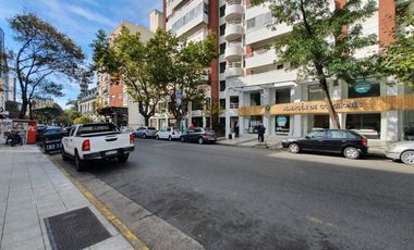 Venta - Piso cinco ambientes con dependencia y cochera -Hipólito Irigoyen 1880 Venta Mar del Plata