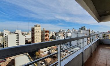 Venta - Piso cinco ambientes con dependencia y cochera -Hipólito Irigoyen 1880 Venta Mar del Plata