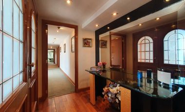 Venta - Piso cinco ambientes con dependencia y cochera -Hipólito Irigoyen 1880 Venta Mar del Plata