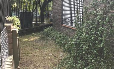 cASA EN LOTE PROPIO CON DOBLE INGRESO