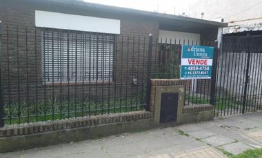 cASA EN LOTE PROPIO CON DOBLE INGRESO