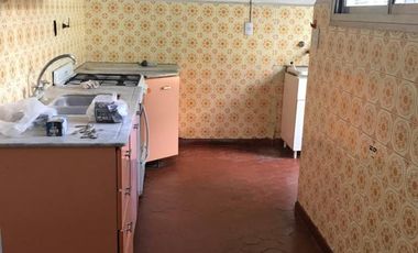 cASA EN LOTE PROPIO CON DOBLE INGRESO