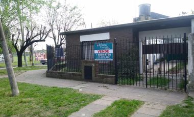 cASA EN LOTE PROPIO CON DOBLE INGRESO