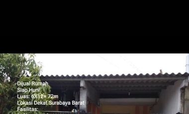 Rumah dijual di Jawa Timur, Gresik - Parkir mobil