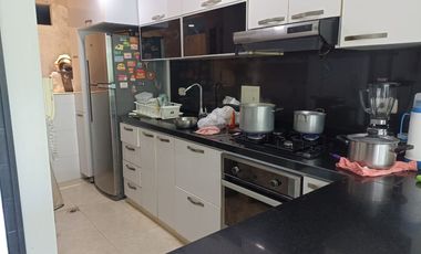 VENTA EDIFICIO 1ER, 2DO, 3ER PISO Y PLACAS PARA CONSTRUIR 4 Y 5 PISO. Cod V6055