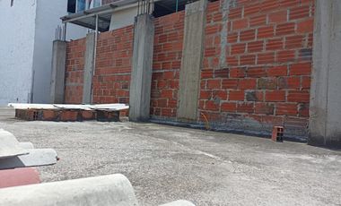 VENTA EDIFICIO 1ER, 2DO, 3ER PISO Y PLACAS PARA CONSTRUIR 4 Y 5 PISO. Cod V6055