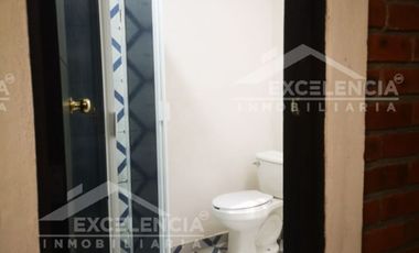 VENTA DE CASA REMODELADA EN COLINAS DEL SUR