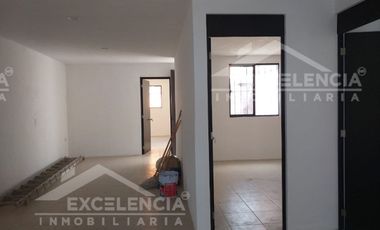 VENTA DE CASA REMODELADA EN COLINAS DEL SUR