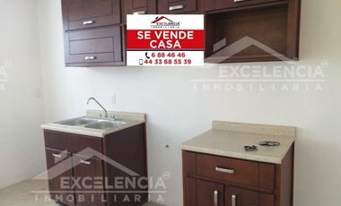 VENTA DE CASA REMODELADA EN COLINAS DEL SUR