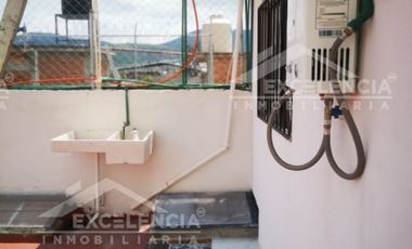 VENTA DE CASA REMODELADA EN COLINAS DEL SUR