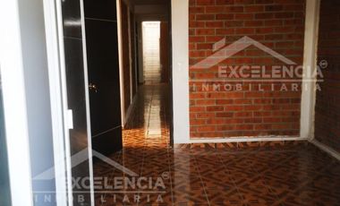 VENTA DE CASA REMODELADA EN COLINAS DEL SUR