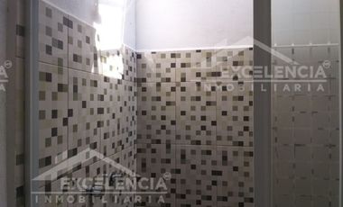 VENTA DE CASA REMODELADA EN COLINAS DEL SUR