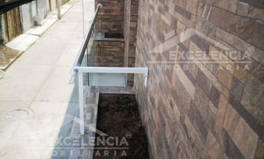 VENTA DE CASA REMODELADA EN COLINAS DEL SUR