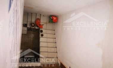 VENTA DE CASA REMODELADA EN COLINAS DEL SUR