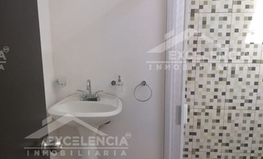 VENTA DE CASA REMODELADA EN COLINAS DEL SUR