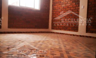 VENTA DE CASA REMODELADA EN COLINAS DEL SUR