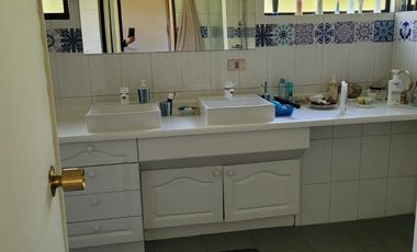 PROPIEDAD DE CASI UNA HECTAREA SECTOR ANGACHILLA