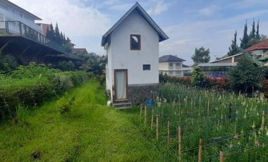 Rumah mungil di Villa Istana Bunga Parongpong Bandung Barat