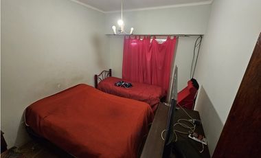 Propiedad en Block. Casa 3 AMB con patio y garage. + casa 2 AMB