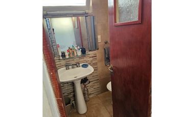 Propiedad en Block. Casa 3 AMB con patio y garage. + casa 2 AMB