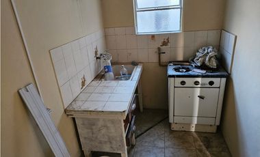 Propiedad en Block. Casa 3 AMB con patio y garage. + casa 2 AMB