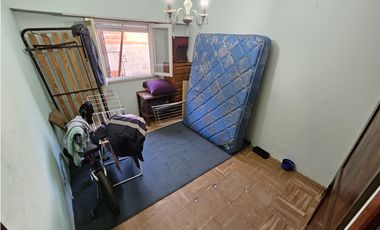 Propiedad en Block. Casa 3 AMB con patio y garage. + casa 2 AMB