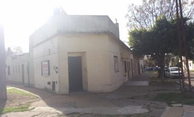 PH FRENTE EN OCHAVA A METROS DE ESTACIÓN SUÁREZ, LIVING CON COCINA INTEGRADA, AMPLIA HABITACIÓN CON PLACARD Y BAÑO CON DUCHA