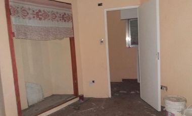 PH FRENTE EN OCHAVA A METROS DE ESTACIÓN SUÁREZ, LIVING CON COCINA INTEGRADA, AMPLIA HABITACIÓN CON PLACARD Y BAÑO CON DUCHA