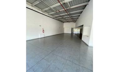 Se Alquila Amplio Local cerca del Metro del Crisol