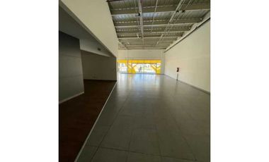 Se Alquila Amplio Local cerca del Metro del Crisol