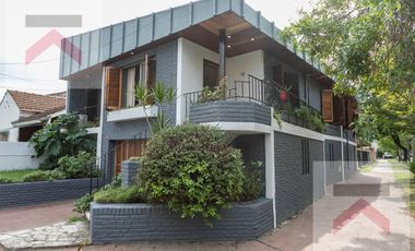 Hermosa casa en Tigre residencial, 3 dormitorios, terraza, patio y cocheras!