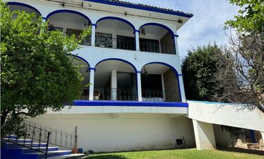 CASA EN VENTA A ORILLA DEL LAGO 