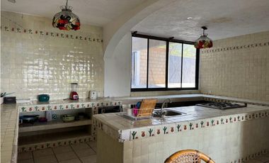 CASA EN VENTA A ORILLA DEL LAGO 
