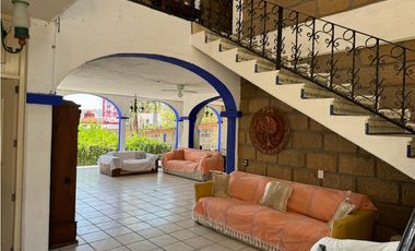 CASA EN VENTA A ORILLA DEL LAGO 