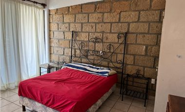 CASA EN VENTA A ORILLA DEL LAGO 