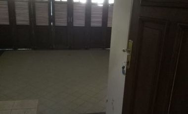 Rumah mewah full furnished dalam perumahan elit area Mirota Kampus jl Godean km1