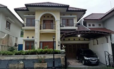 Rumah mewah full furnished dalam perumahan elit area Mirota Kampus jl Godean km1