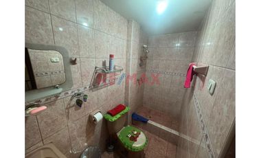 Casa 4 Pisos En Mariscal Caceres  San Juan De Lurigancho