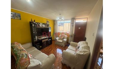 Casa 4 Pisos En Mariscal Caceres  San Juan De Lurigancho