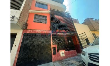 Casa 4 Pisos En Mariscal Caceres  San Juan De Lurigancho