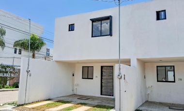 Casa en PREVENTA en Calle Pirules, Cuautlancingo, atrás de Plaza San Diego desde $1,395,000