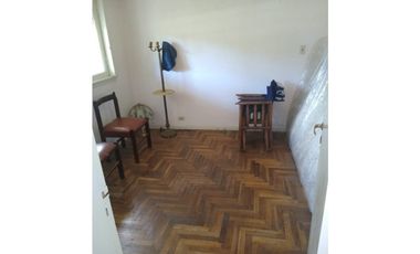Casa 4 ambientes con pileta/ Barrio La armonia