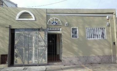 Casa en venta en Quilmes Este