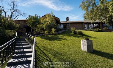 Casa en venta de 5 dorm. en Lo Barnechea