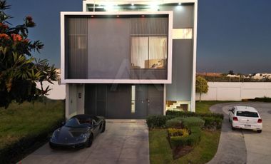 MAGNÍFICA CASA INTELIGENTE CON ROOF GARDEN