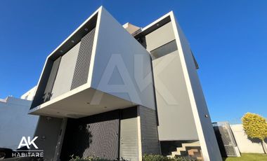 MAGNÍFICA CASA INTELIGENTE CON ROOF GARDEN